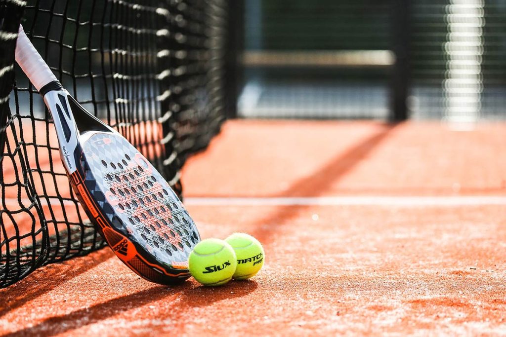 Manutenzione di un campo da padel