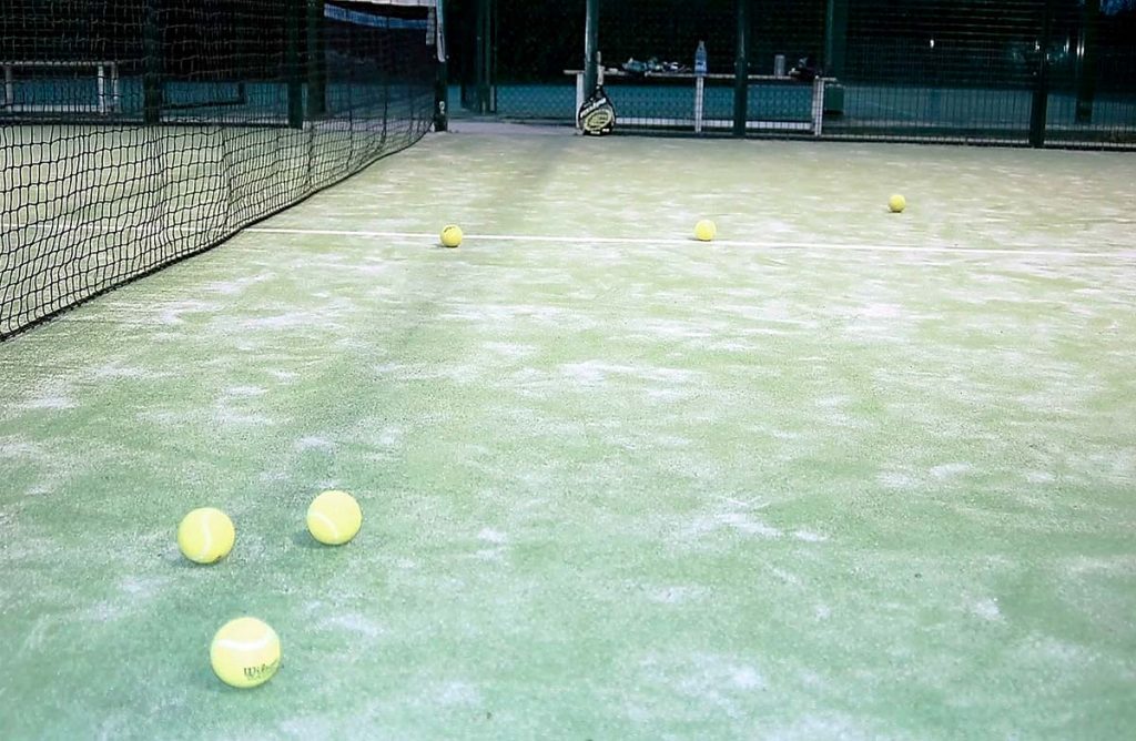 Errori più comuni nell'investire nel proprio campo da padel